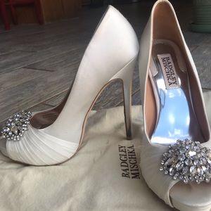 Badgley mischka bridal shoes high heels flats